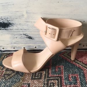 Cream Vince Camuto criss cross buckled heels